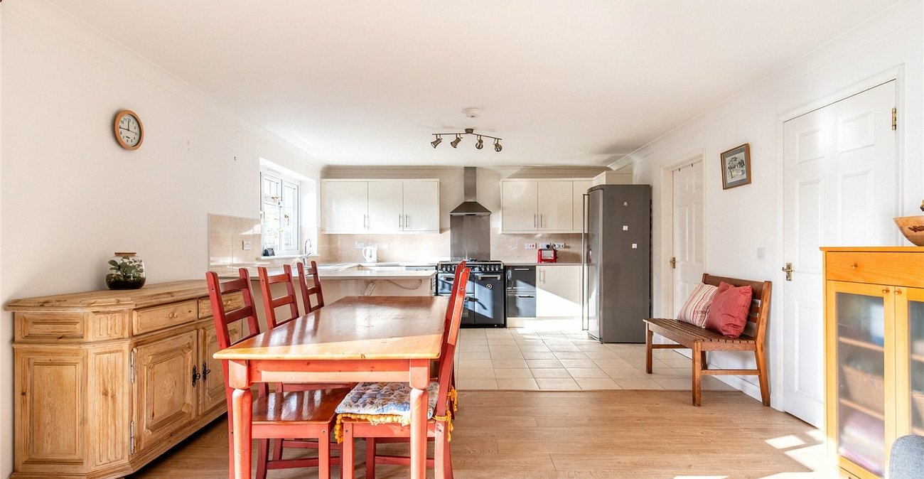 4 bedroom house for sale in Rainham | Robinson Michael & Jackson