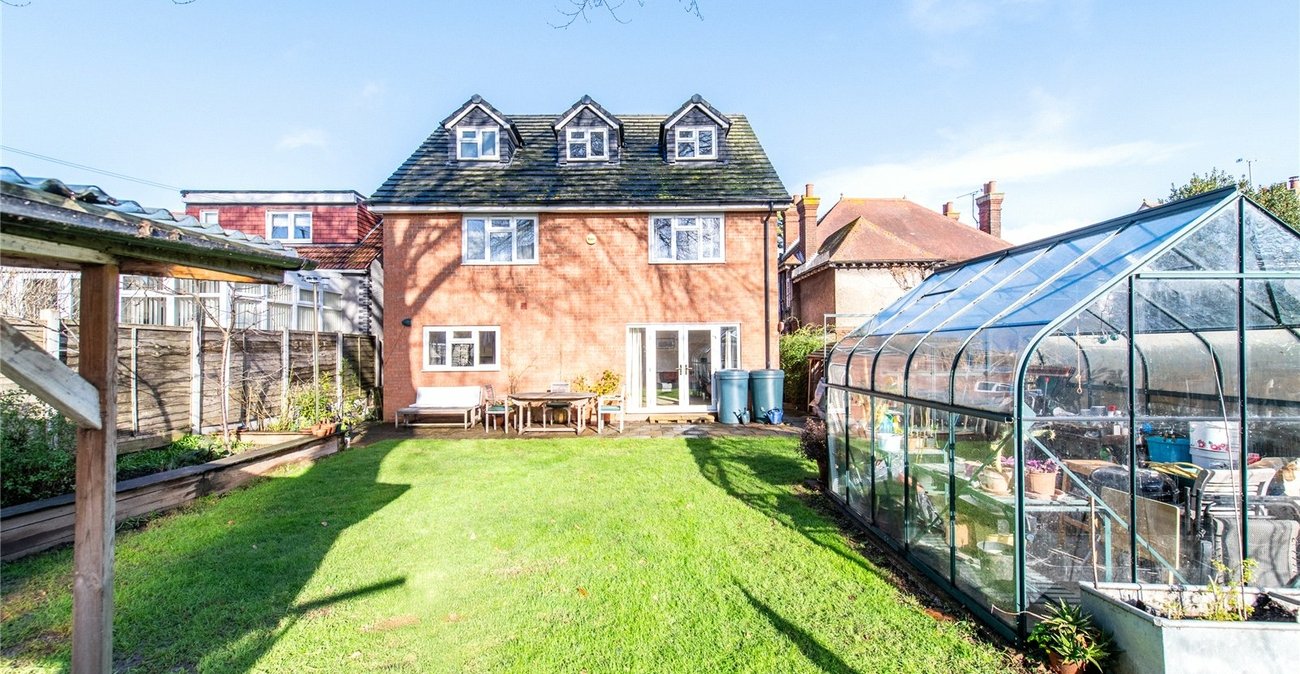 4 bedroom house for sale in Rainham | Robinson Michael & Jackson