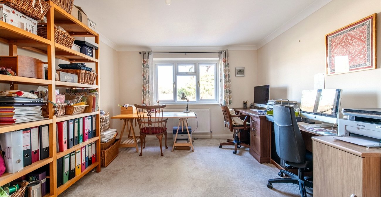 4 bedroom house for sale in Rainham | Robinson Michael & Jackson