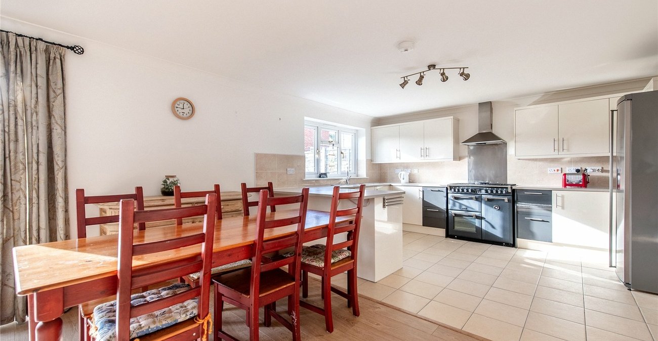 4 bedroom house for sale in Rainham | Robinson Michael & Jackson