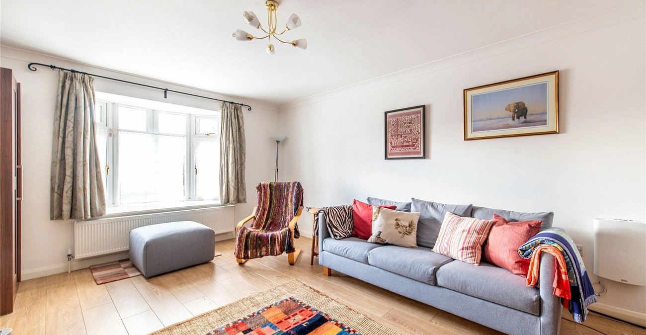 4 bedroom house for sale in Rainham | Robinson Michael & Jackson