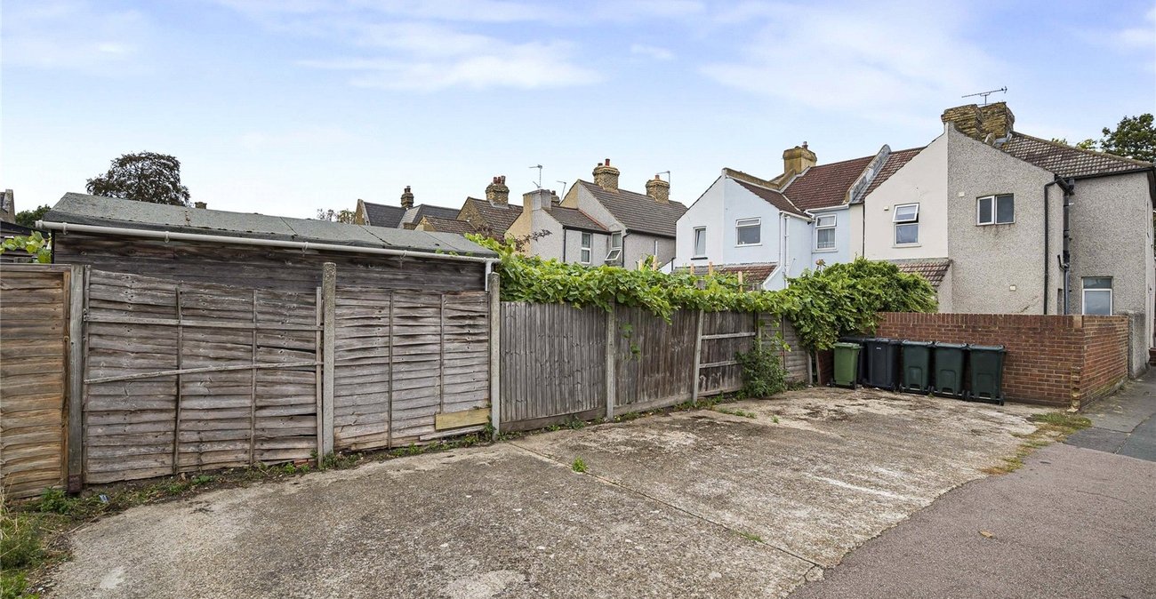2 bedroom house for sale in Stone | Robinson Jackson