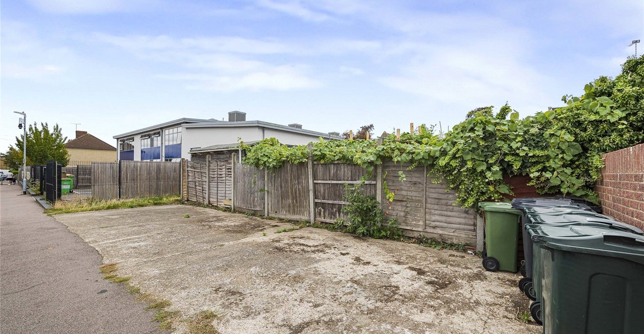 2 bedroom house for sale in Stone | Robinson Jackson