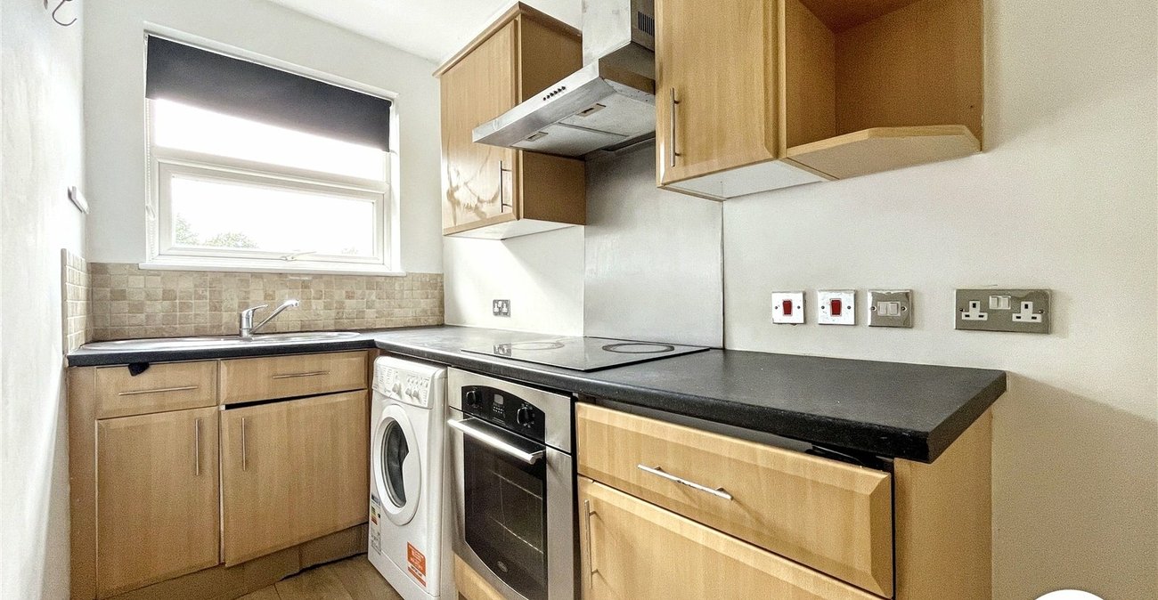 1 bedroom property for sale in Strood | Robinson Michael & Jackson