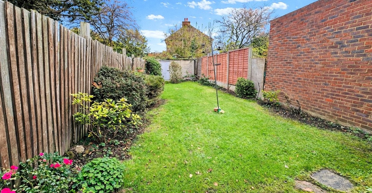 3 bedroom house for sale in London | Robinson Jackson