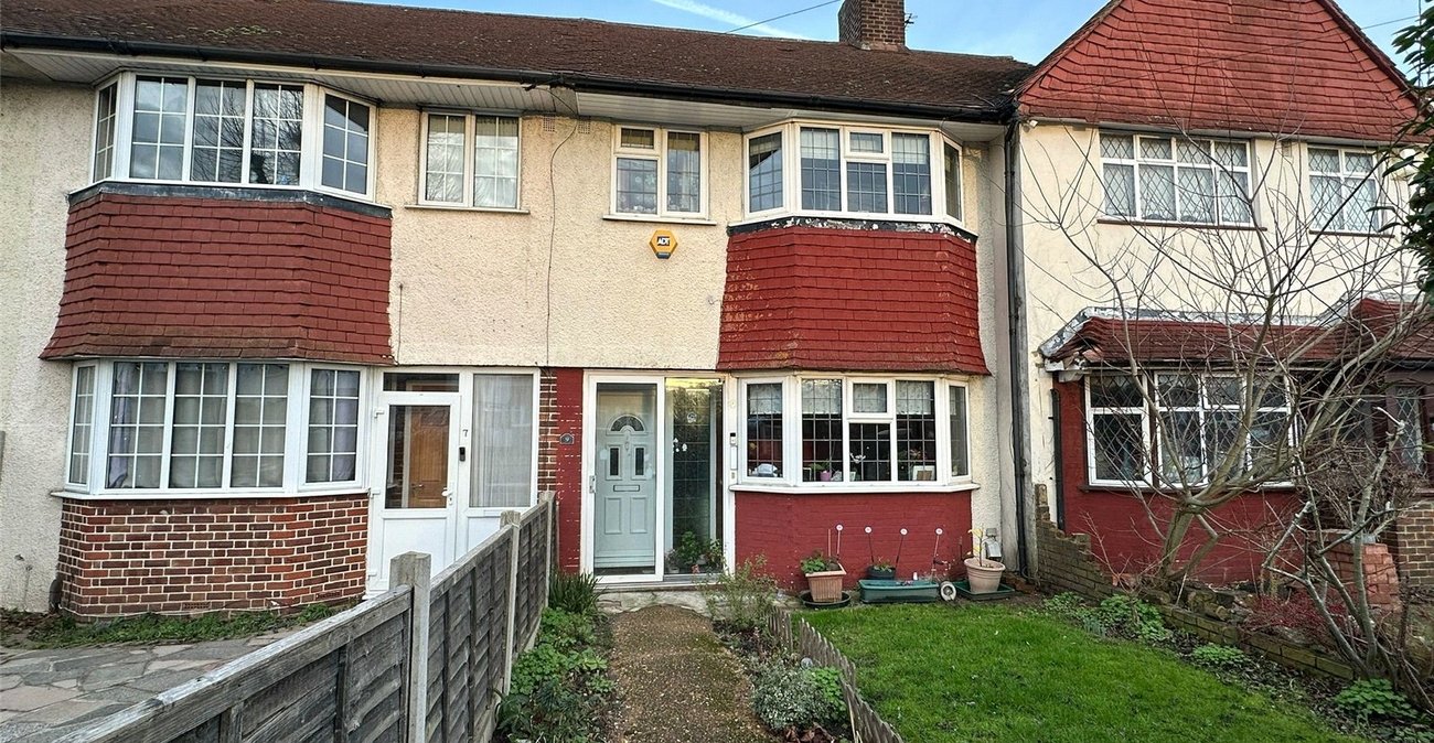3 bedroom house for sale in London | Robinson Jackson