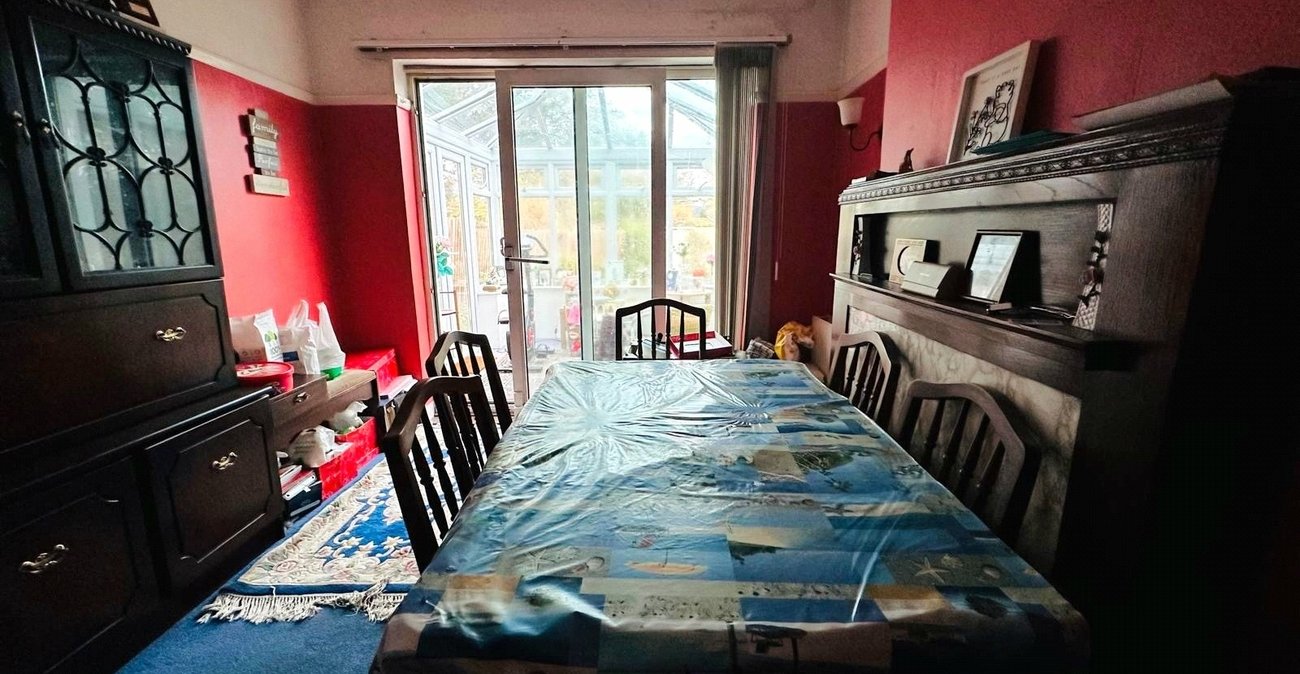 3 bedroom house for sale in London | Robinson Jackson