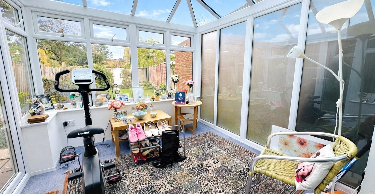 3 bedroom house for sale in London | Robinson Jackson