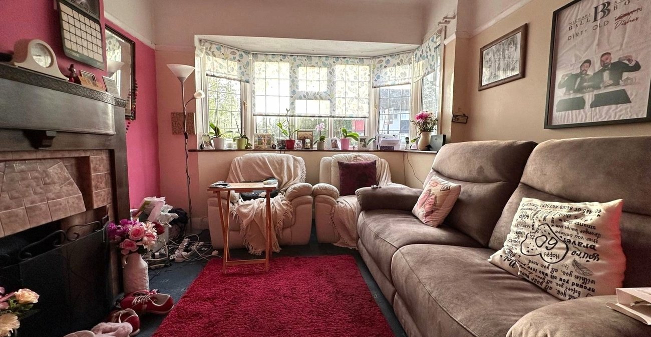 3 bedroom house for sale in London | Robinson Jackson