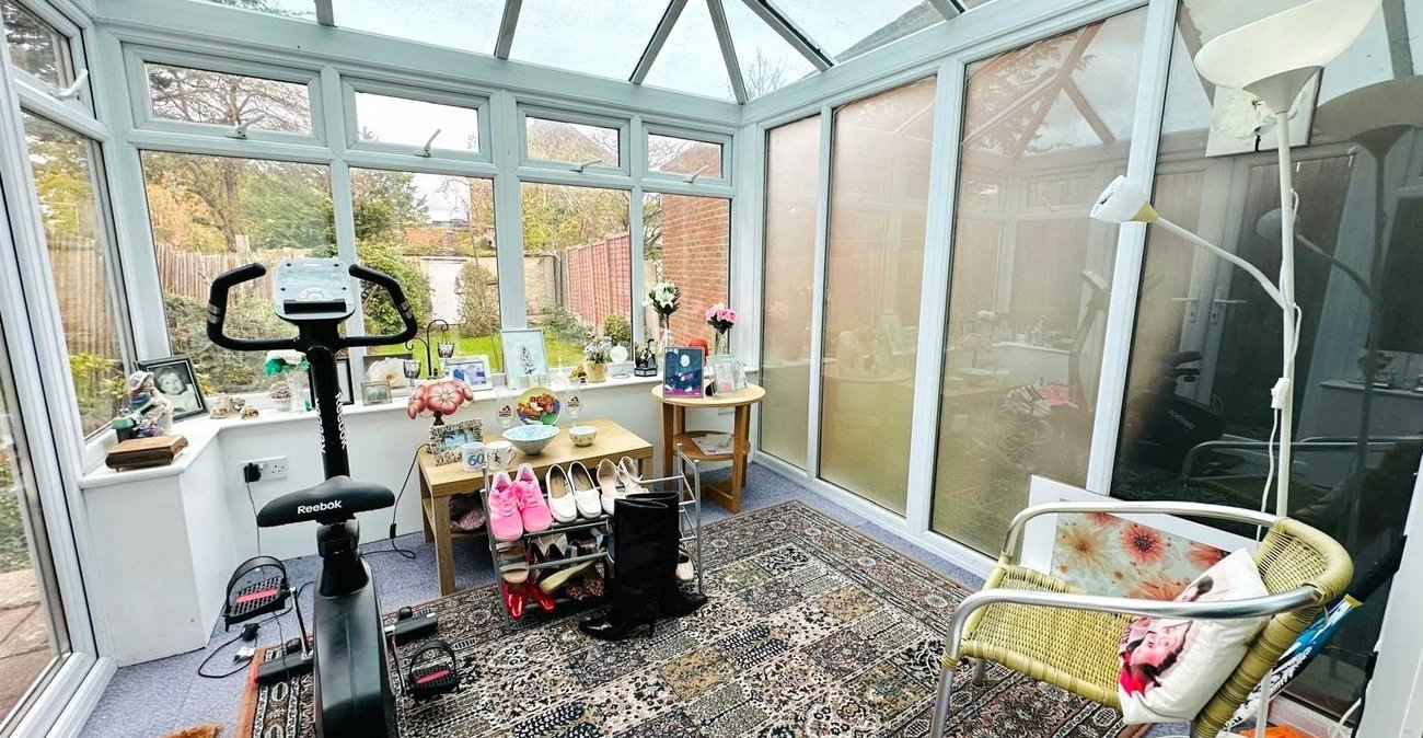 3 bedroom house for sale in London | Robinson Jackson