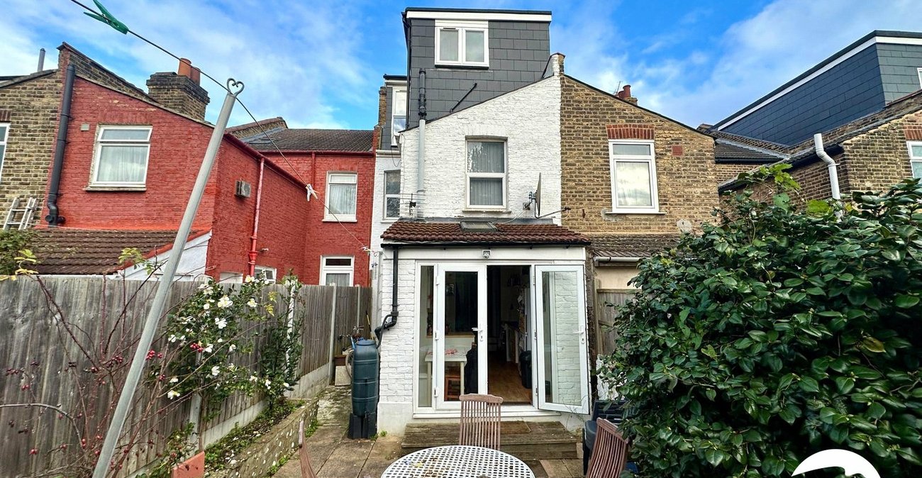 5 bedroom house for sale in London | Robinson Jackson