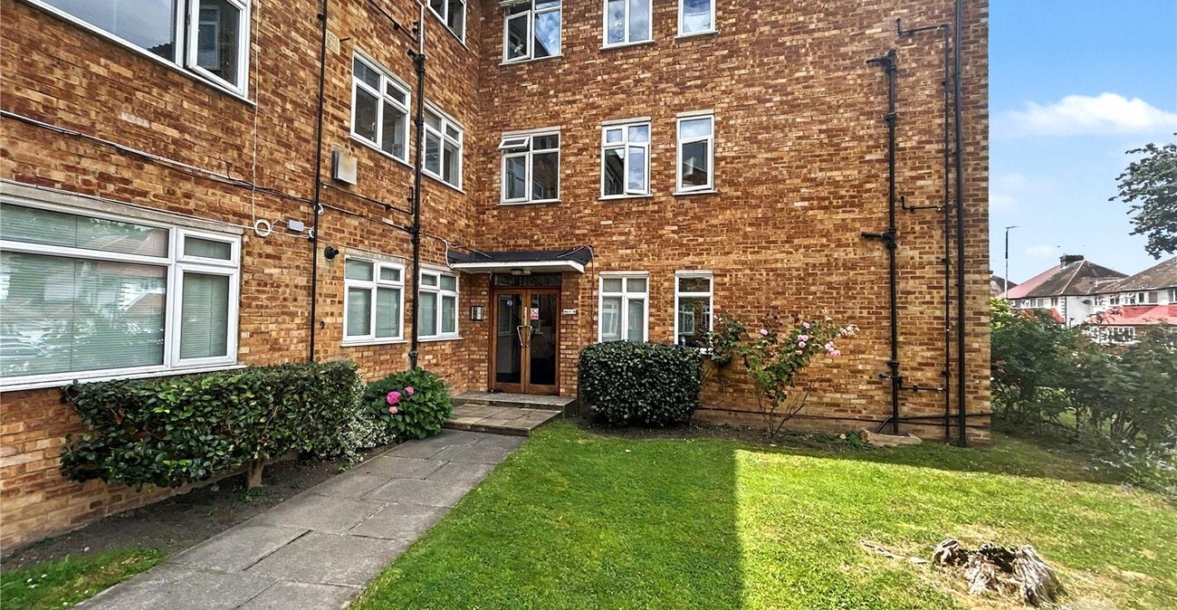 2 bedroom property for sale in Sidcup | Robinson Jackson