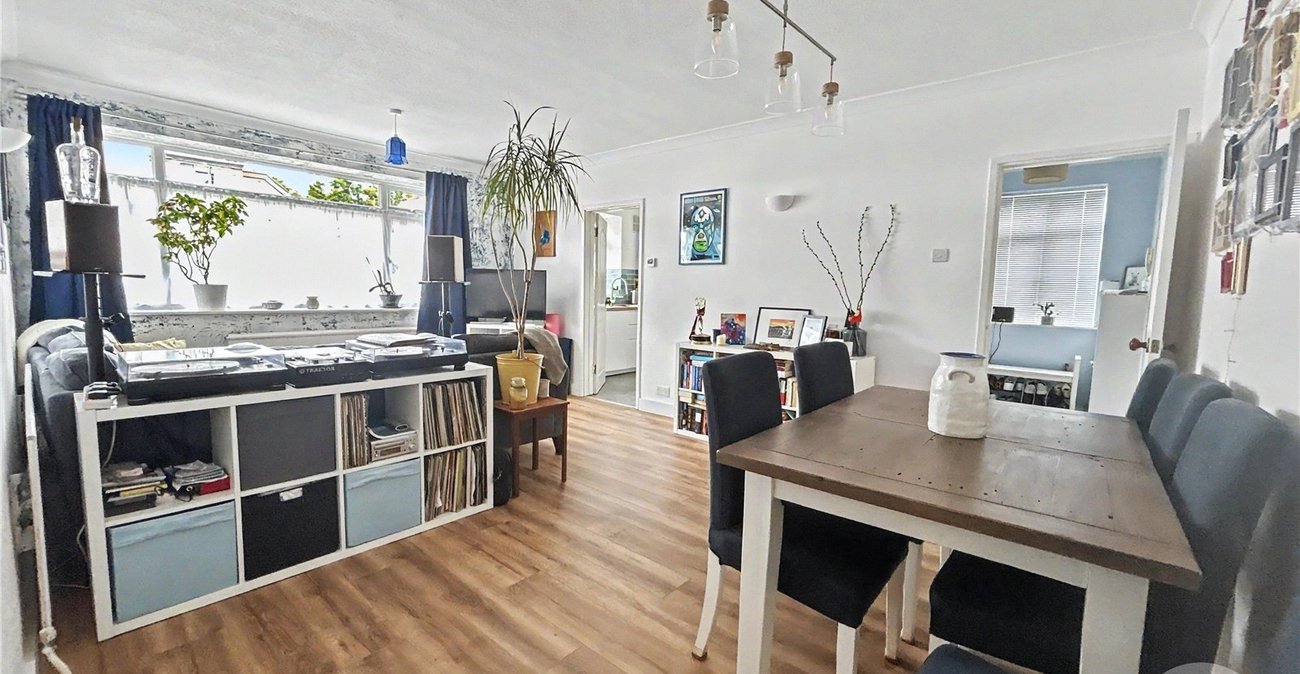 2 bedroom property for sale in Sidcup | Robinson Jackson