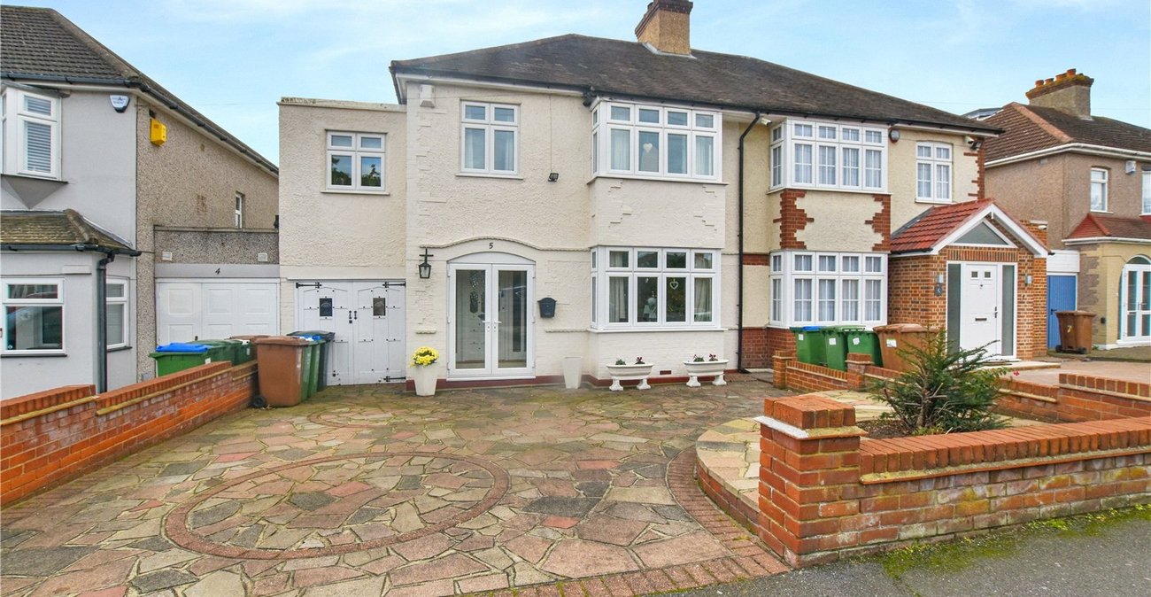 4 bedroom house for sale in Bexleyheath | Robinson Jackson