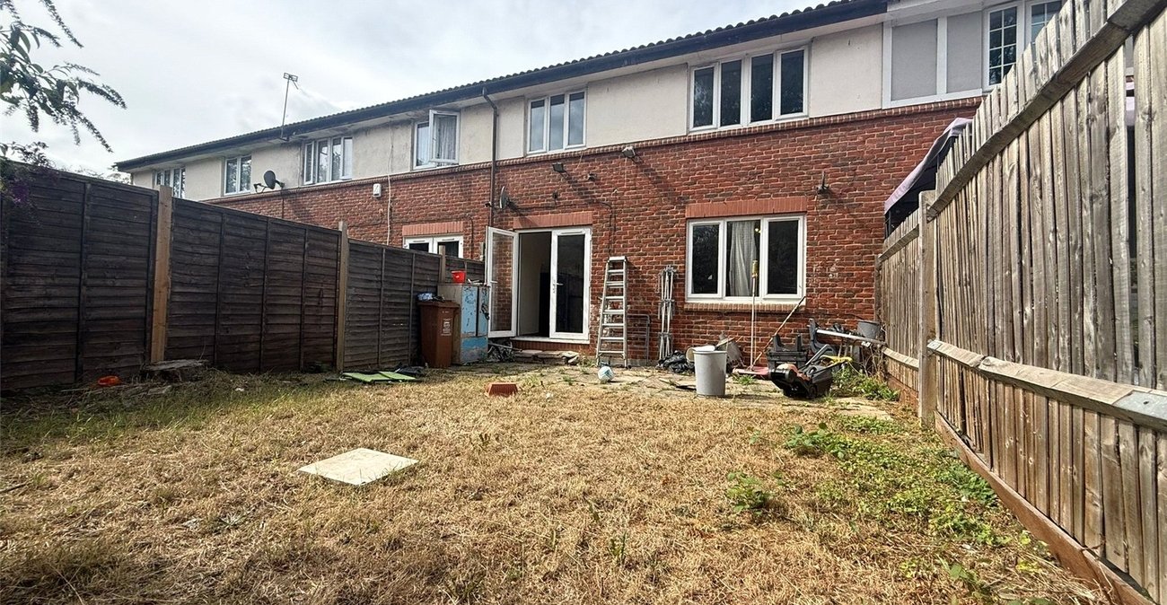 3 bedroom house for sale in Thamesmead | Robinson Jackson