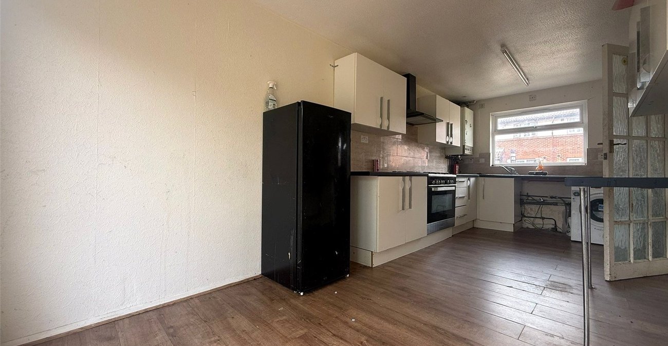 3 bedroom house for sale in Thamesmead | Robinson Jackson
