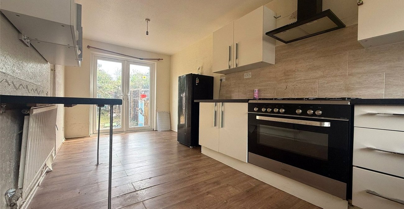 3 bedroom house for sale in Thamesmead | Robinson Jackson