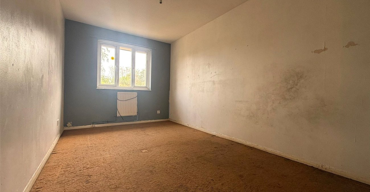 3 bedroom house for sale in Thamesmead | Robinson Jackson