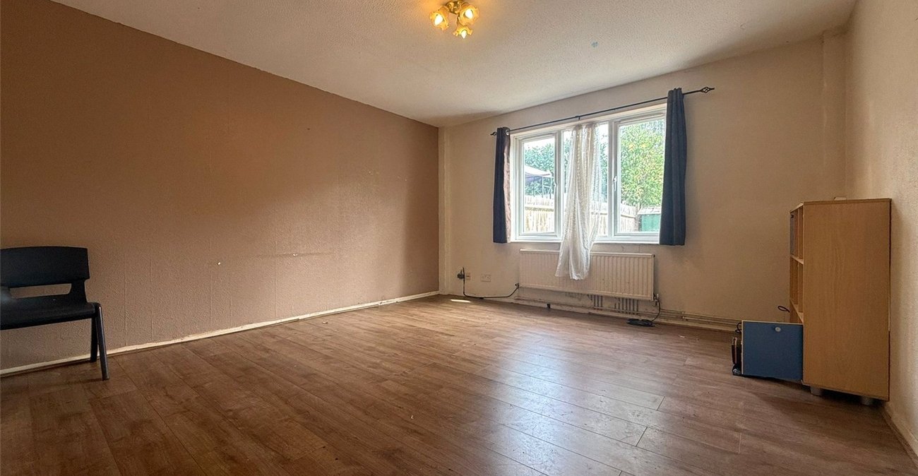 3 bedroom house for sale in Thamesmead | Robinson Jackson