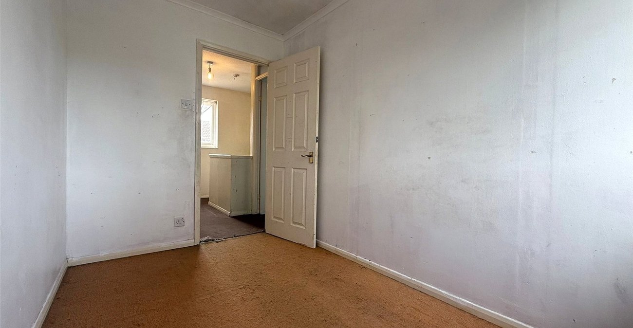 3 bedroom house for sale in Thamesmead | Robinson Jackson