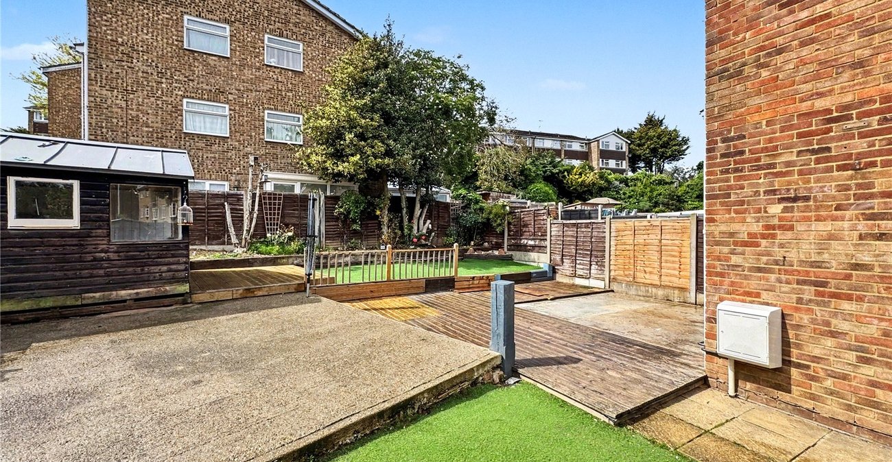 4 bedroom property for sale in Rainham | Robinson Michael & Jackson