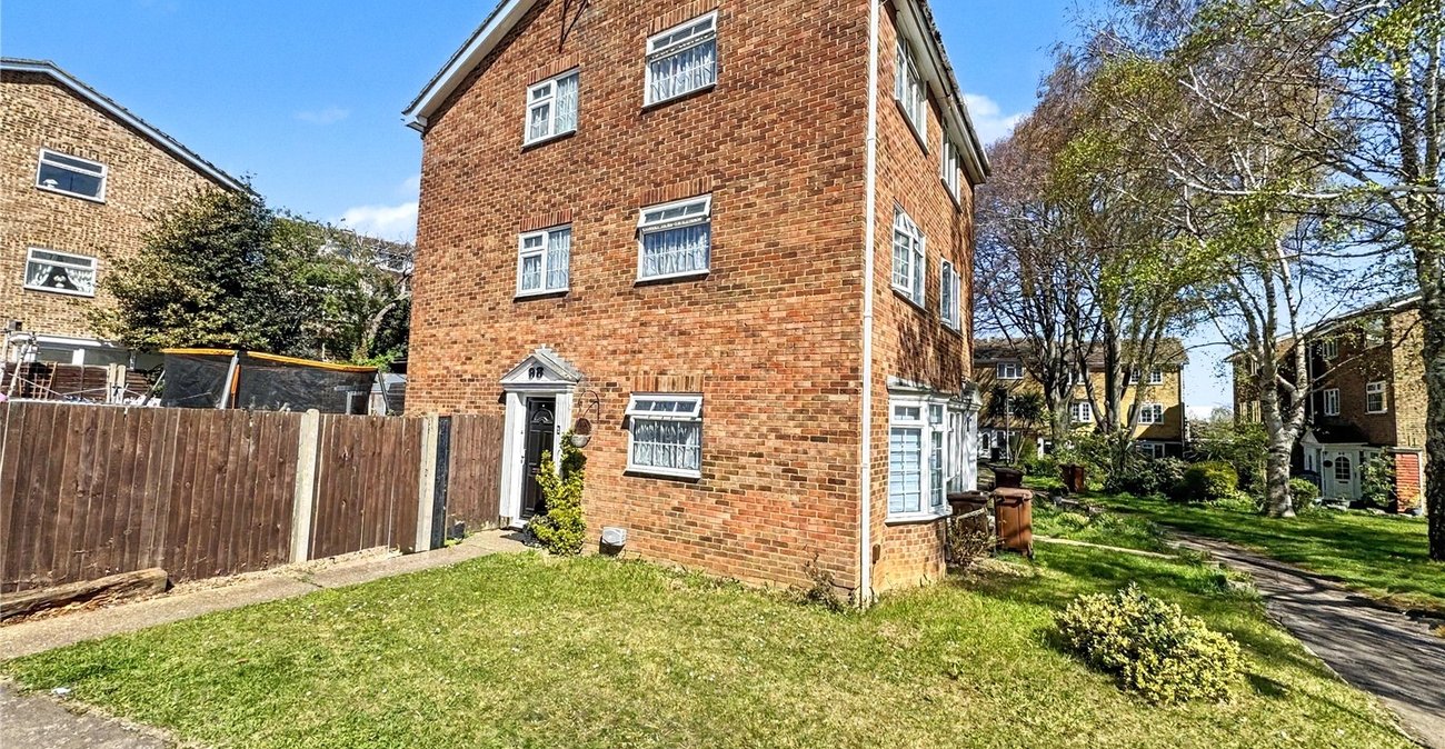 4 bedroom property for sale in Rainham | Robinson Michael & Jackson