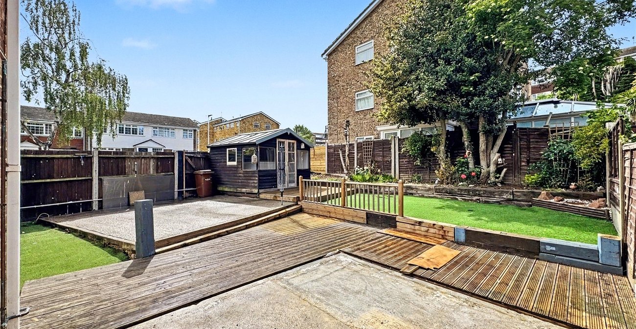 4 bedroom property for sale in Rainham | Robinson Michael & Jackson