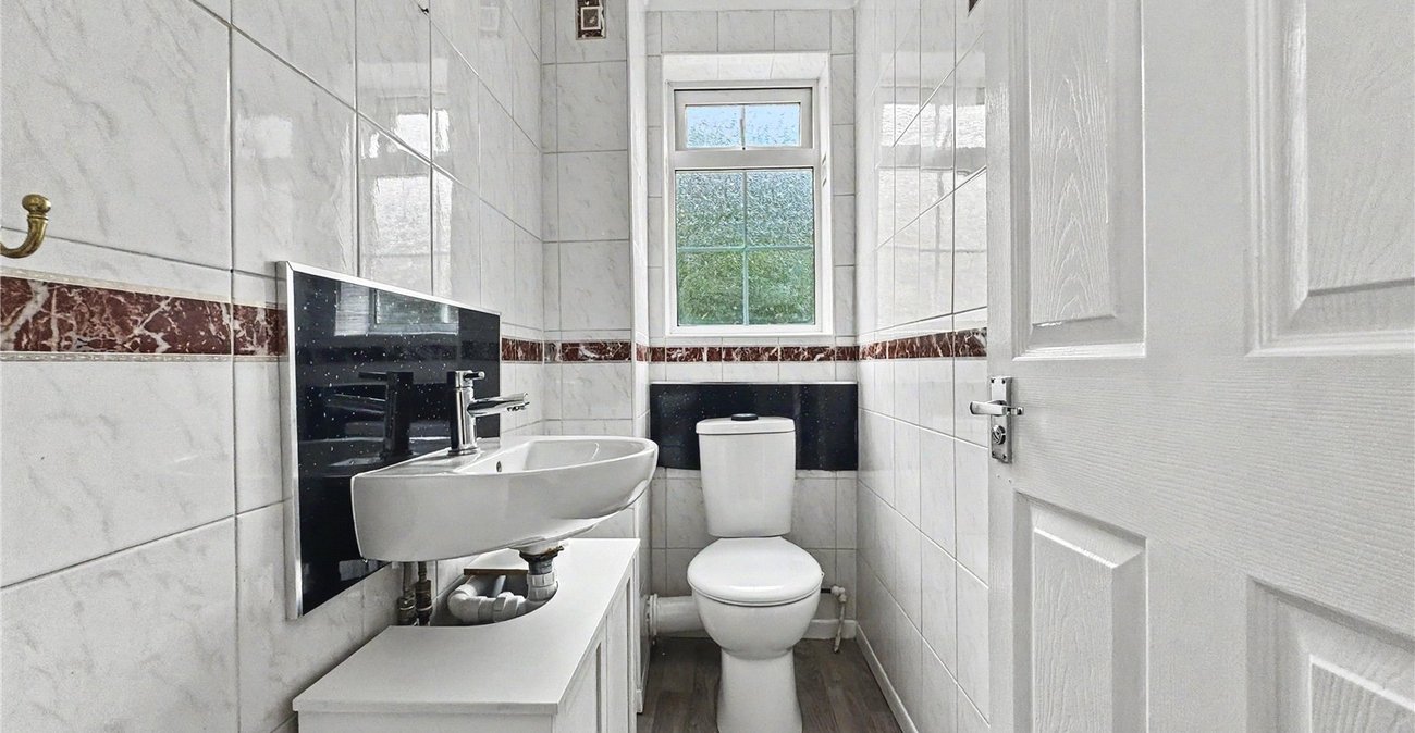 4 bedroom property for sale in Rainham | Robinson Michael & Jackson