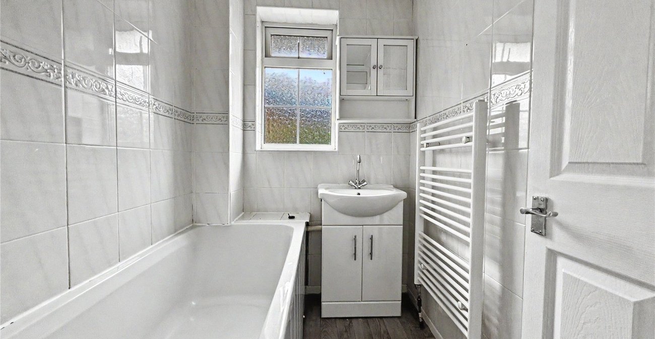 4 bedroom property for sale in Rainham | Robinson Michael & Jackson