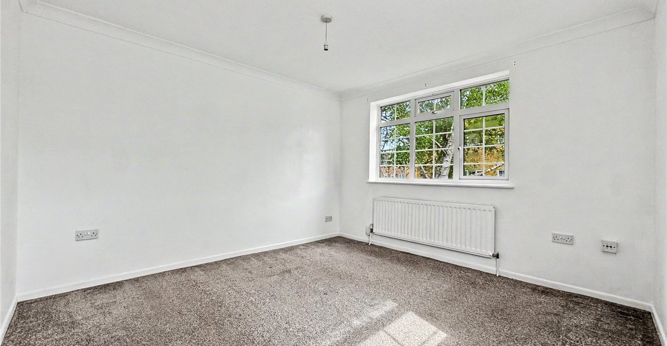 4 bedroom property for sale in Rainham | Robinson Michael & Jackson