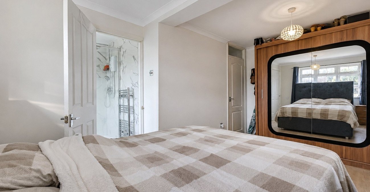 3 bedroom house for sale in Rainham | Robinson Michael & Jackson