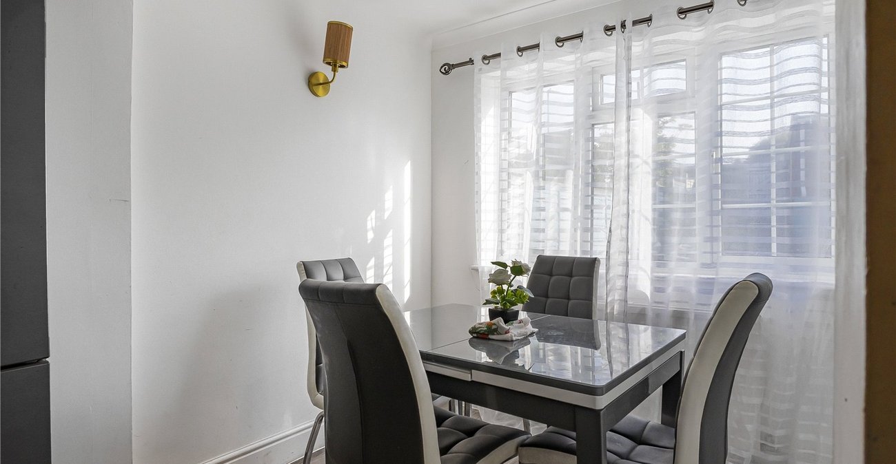 3 bedroom house for sale in Rainham | Robinson Michael & Jackson