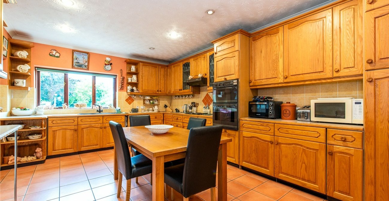 4 bedroom bungalow for sale in Maidstone | Robinson Michael & Jackson