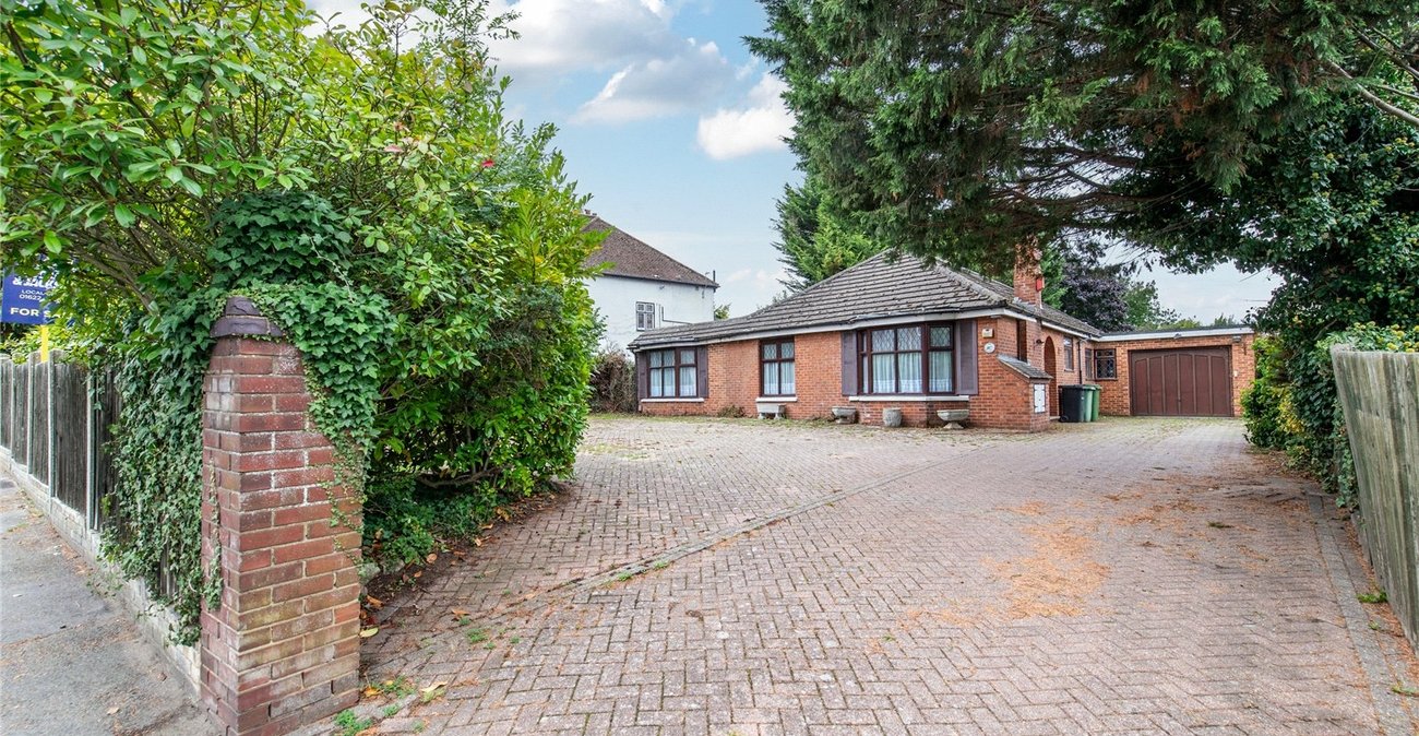4 bedroom bungalow for sale in Maidstone | Robinson Michael & Jackson