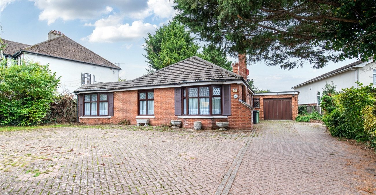 4 bedroom bungalow for sale in Maidstone | Robinson Michael & Jackson