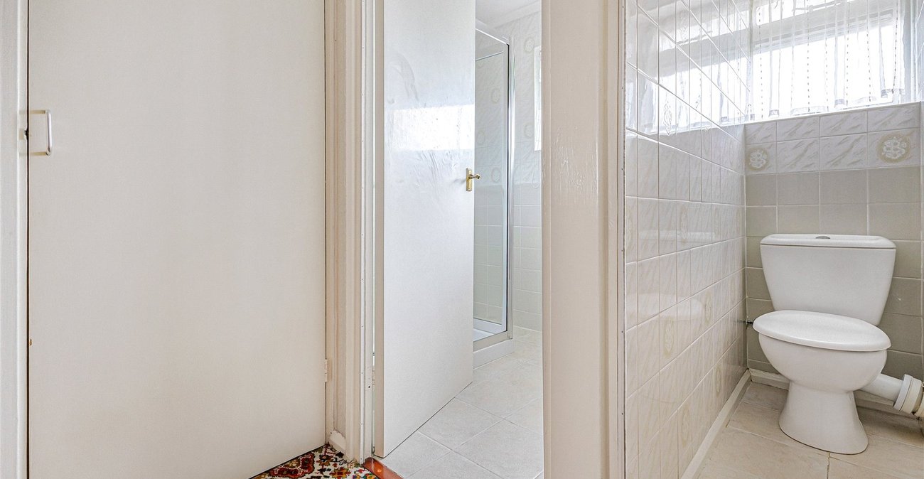 2 bedroom house for sale in Gravesend | Robinson Michael & Jackson