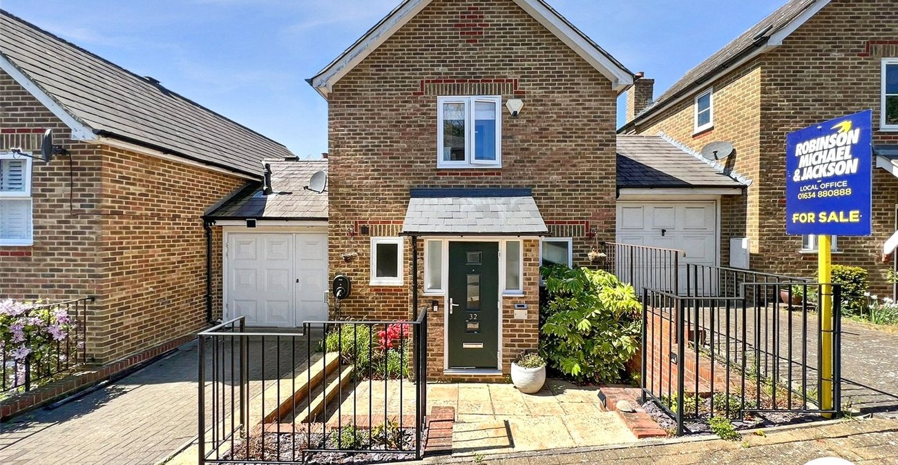 4 bedroom house for sale in Rochester | Robinson Michael & Jackson