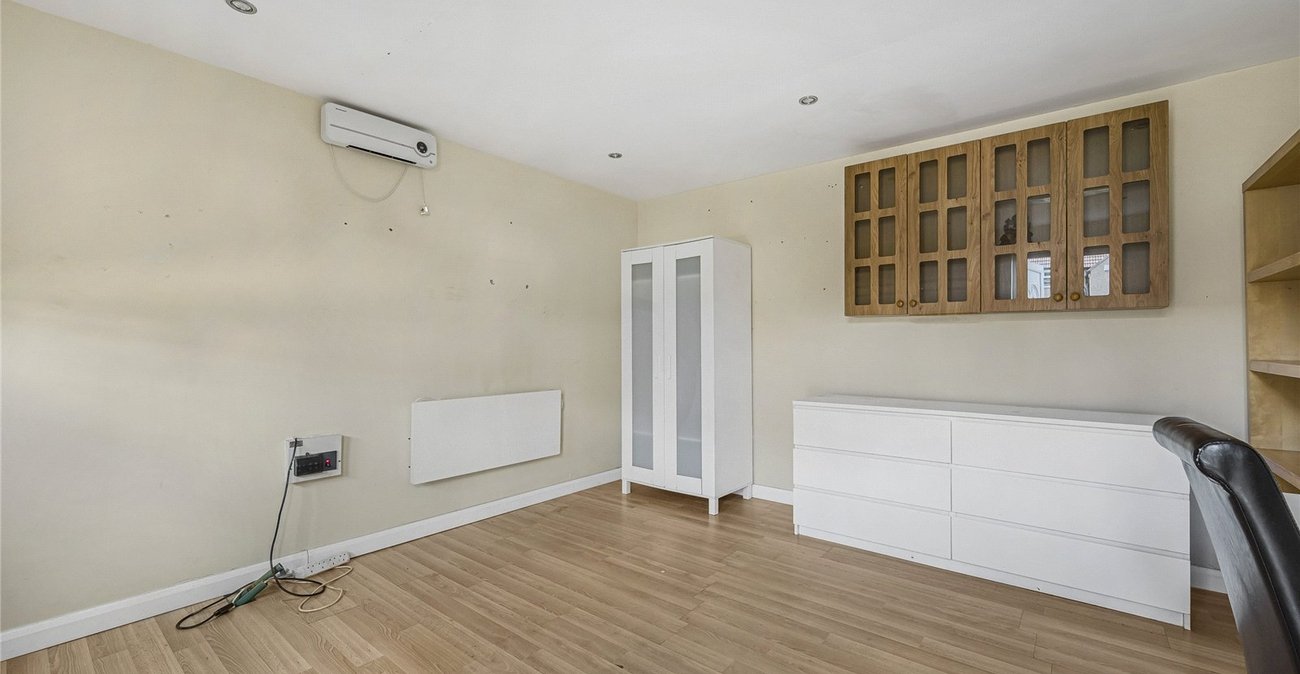 3 bedroom house for sale in Welling | Robinson Jackson