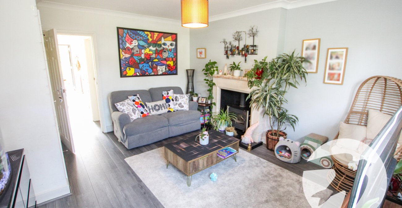 3 bedroom house for sale in London | Robinson Jackson