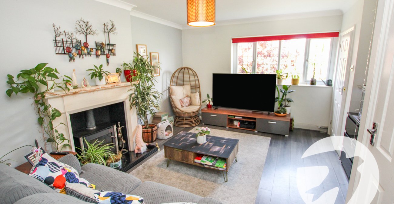 3 bedroom house for sale in London | Robinson Jackson