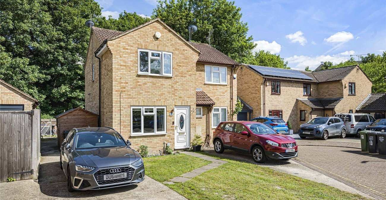 2 bedroom house for sale in Greenhithe | Robinson Jackson