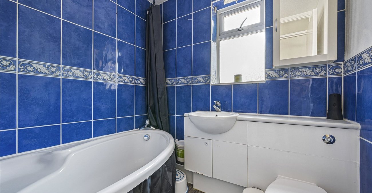 2 bedroom house for sale in Greenhithe | Robinson Jackson