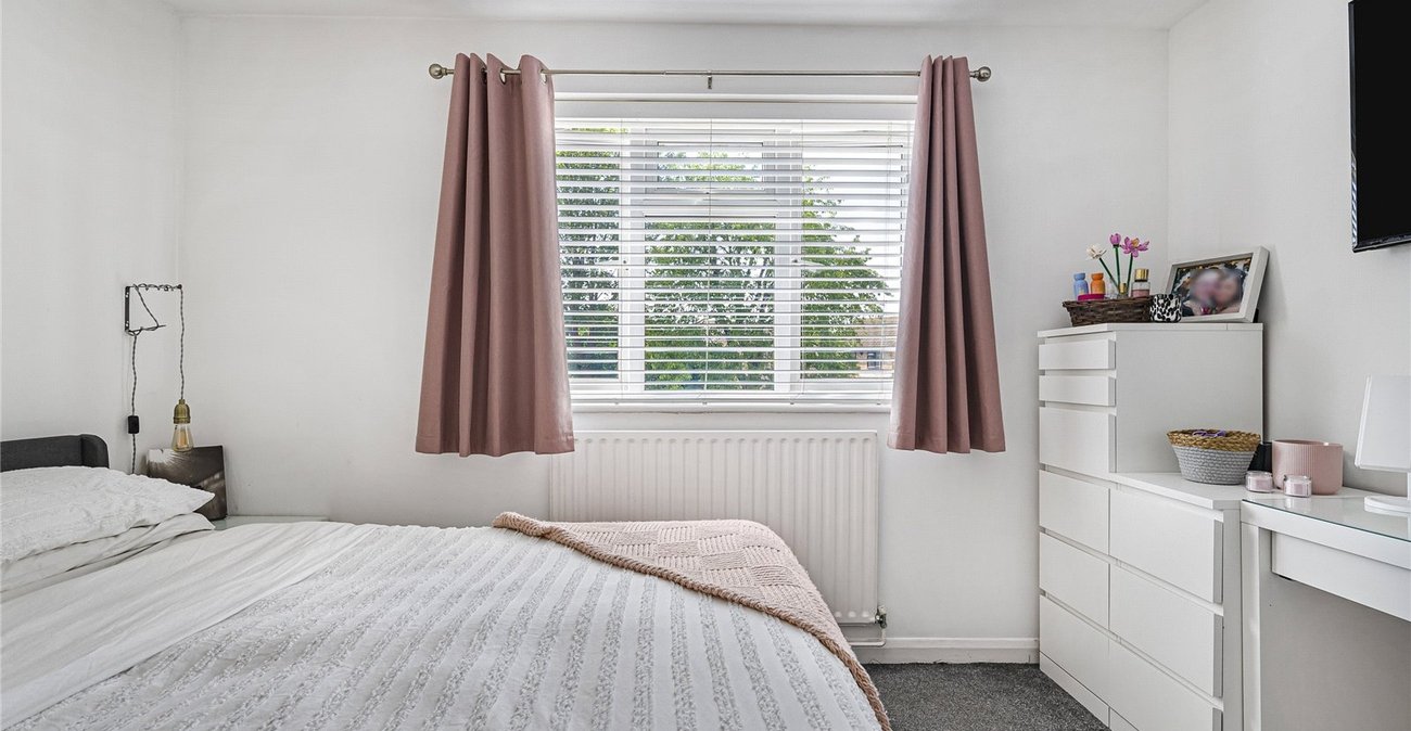 2 bedroom house for sale in Greenhithe | Robinson Jackson
