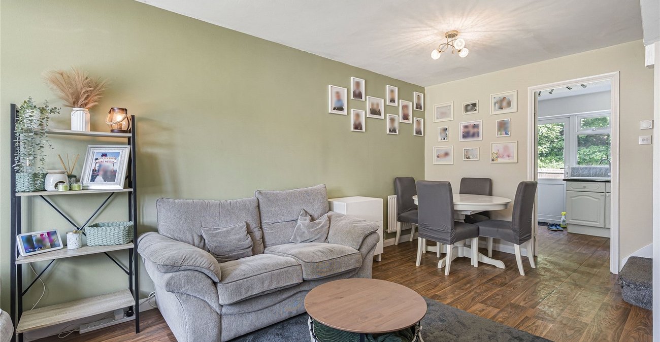 2 bedroom house for sale in Greenhithe | Robinson Jackson