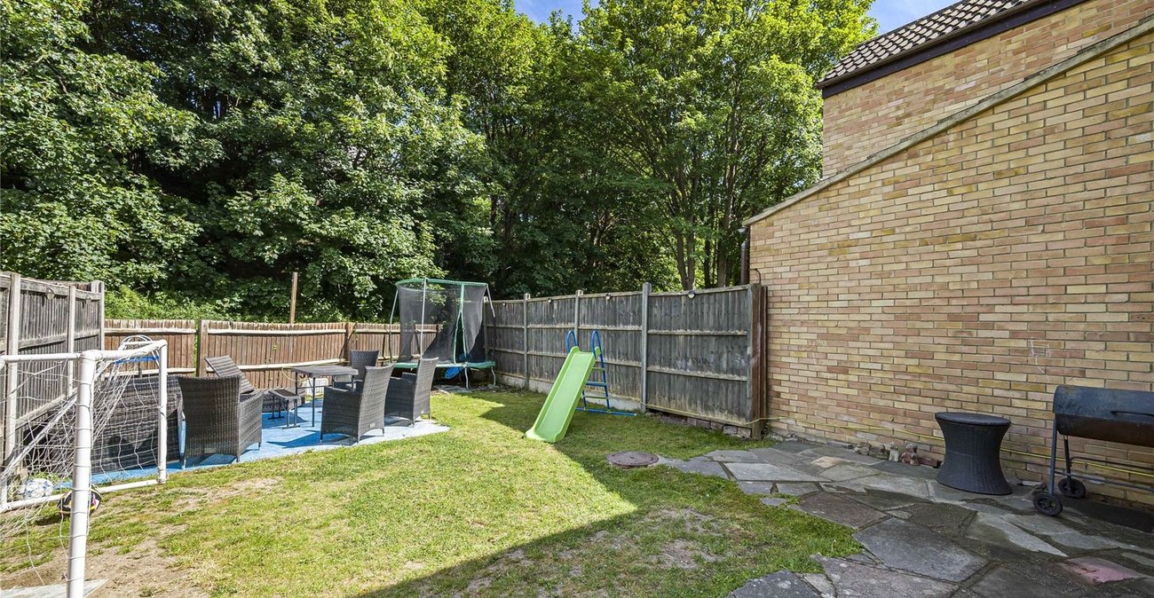 2 bedroom house for sale in Greenhithe | Robinson Jackson