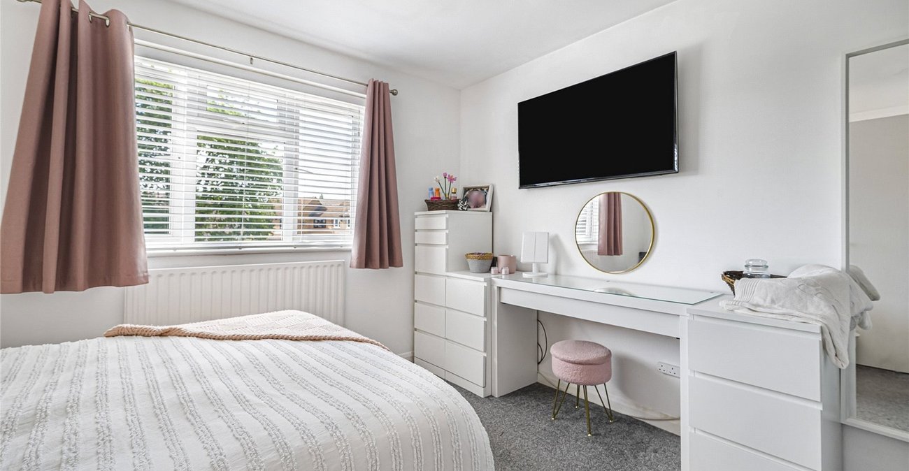2 bedroom house for sale in Greenhithe | Robinson Jackson