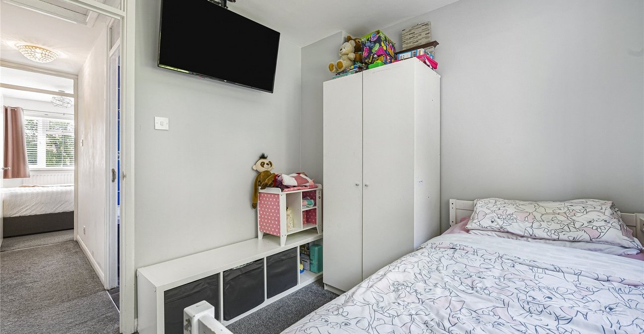 2 bedroom house for sale in Greenhithe | Robinson Jackson