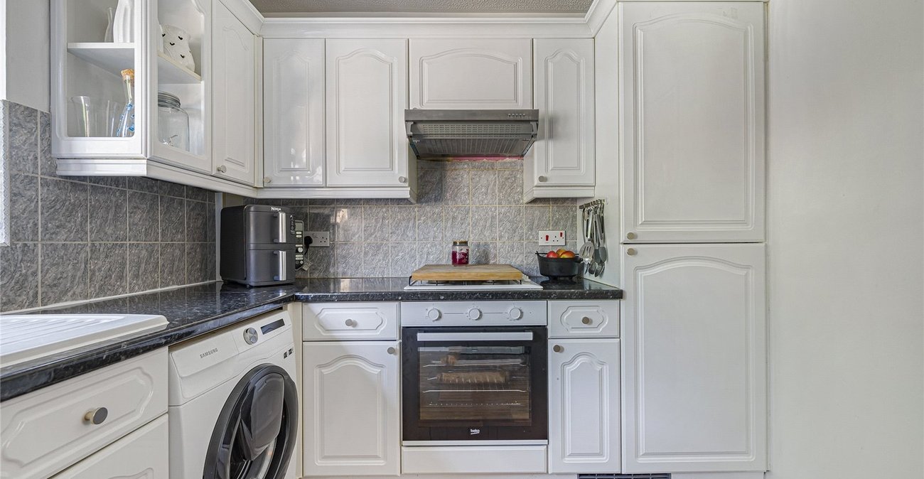 2 bedroom house for sale in Greenhithe | Robinson Jackson