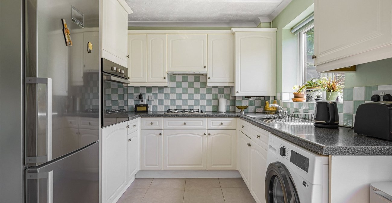 2 bedroom house for sale in Greenhithe | Robinson Jackson