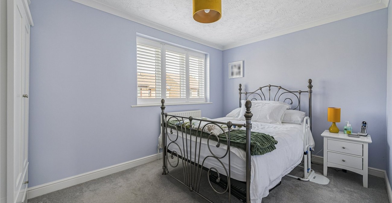 2 bedroom house for sale in Greenhithe | Robinson Jackson